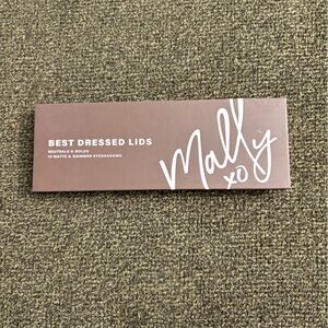 Best Dressed Lids Eyeshadow Palette